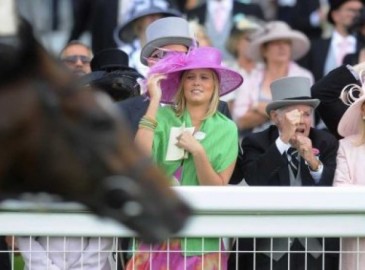 Day at the Races Gift Experience Voucher - Ayr, Folkestone, Windsor, ...