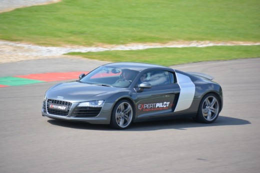 Audi R8 driving (4 rounds) with video