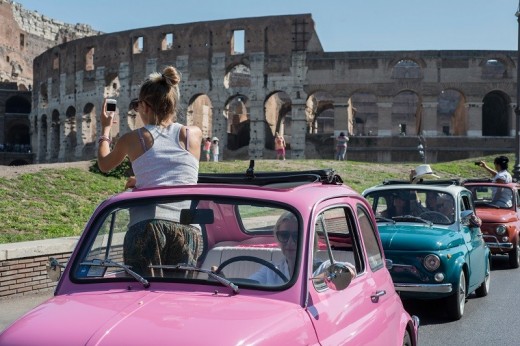 Matrimonio principesco con un'allegra 500 Vintage a Roma