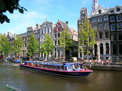 Sightseeing Amsterdam and canal cruise