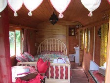 Extraordinarily overnight stay in an old caravan