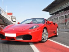 Conducir Ferrari y Lamborghini - 1 + 1 vueltas en circuito