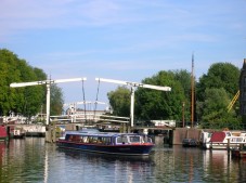 Sightseeing Amsterdam and canal cruise