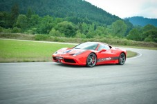 Conduire Ferrari F458 8 tours - Circuit de Trappes (78) ou Circuit de Montlhéry (91)