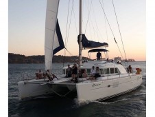 Passeio Sunset em Catamaran no Rio Tejo c/ Espumante p/2