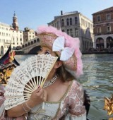 Photoshoot in Venice in Gondola 