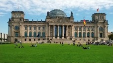 Private city bus tour Berlin (4h)