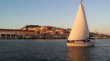 Passeio Sunset em Veleiro no Rio Tejo c/ Espumante p/2