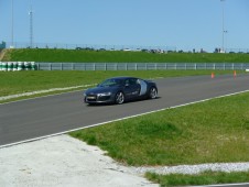 Audi R8 driving (4 rounds) with video