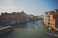 Photoshoot in Venice in Gondola 