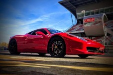 Drive a Ferrari F458 Italia on circuit - 1 or 2 laps