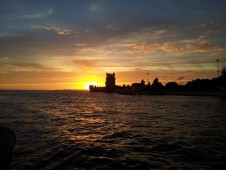 Passeio Sunset em Catamaran no Rio Tejo c/ Espumante p/2
