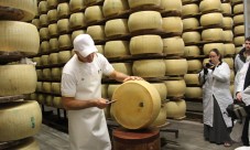Parmigiano Reggiano cheese tasting tour in Parma
