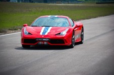 Conduire Ferrari F458 8 tours - Circuit de Trappes (78) ou Circuit de Montlhéry (91)