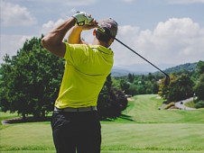 Enjoy a 60 minute golf lesson from a Club Pro